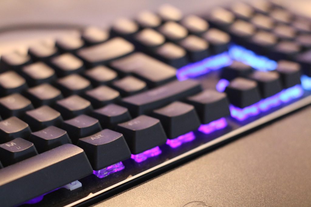 The Difference Between a PC Keyboard, Mac Keyboard, and Linux Keyboard
